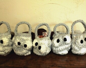 Bolsas de dulces de momia de Halloween tejidas a crochet (juego de cinco)