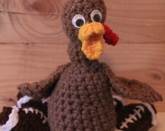 Gibbley, el pavo de fútbol tejido a crochet