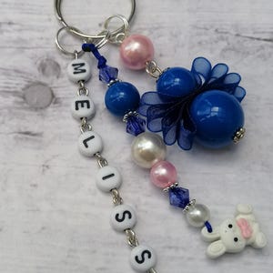 Llavero con nombre personalizado, llaveros de liebres, llaveros de conejito, llaveros de conejo, regalo de condolencia, idea de regalo para mejor amigo, llavero de ángel blanco.