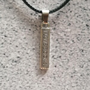 Ik hou van boeken, boekhanger, boekketting, cadeau boekenliefhebber, cadeau lezer, cadeau schrijver, cadeau dichter, cadeau dichter, cadeau voor lezers