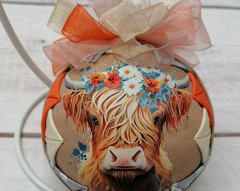 Quilted ball, No-Sew Ornament, Flower Brown Highland Cow
