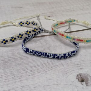 Flower-Coloured-Blue Beads Bracelet, Adjustable Boho Style Bracelet, White-Blue Coloured Boho Beaded Bracelet