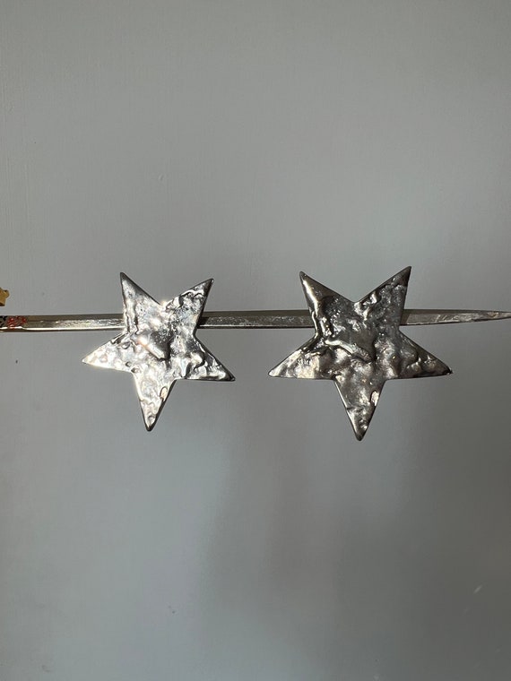 Molten textured silver five point star clip on vi… - image 3