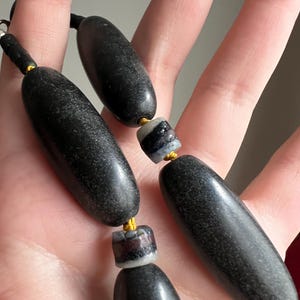 Granite grey Dzi necklace, gold silk, glass, sterling Bild 8
