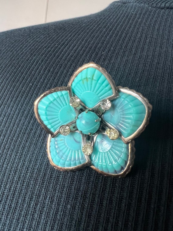 Turquoise lucite and rhinestone five petal flower… - image 4