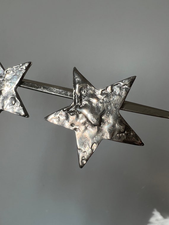 Molten textured silver five point star clip on vi… - image 2