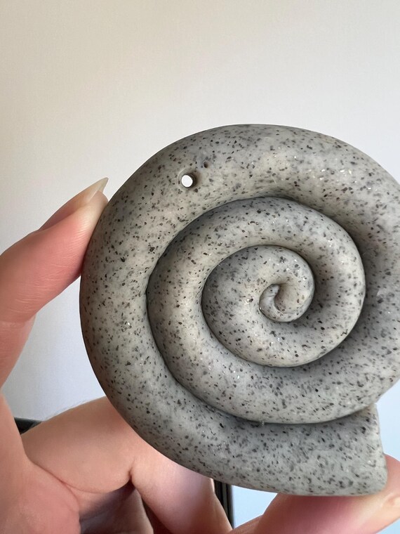 Massive handcrafted signed spiral shell formed gr… - image 4