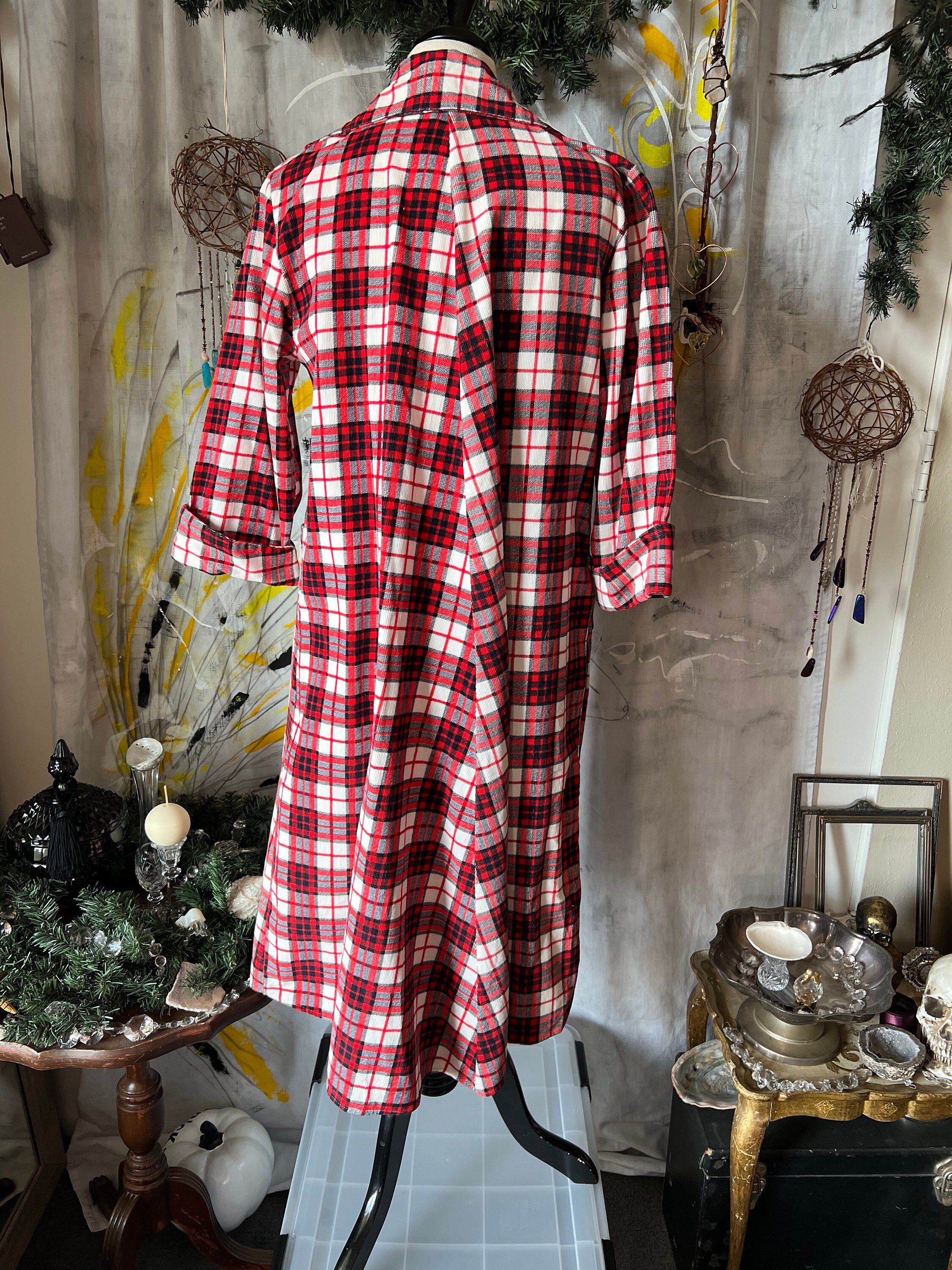 1940s Farmhouse Long Large Robe in Plaid With Original Buttons and ...