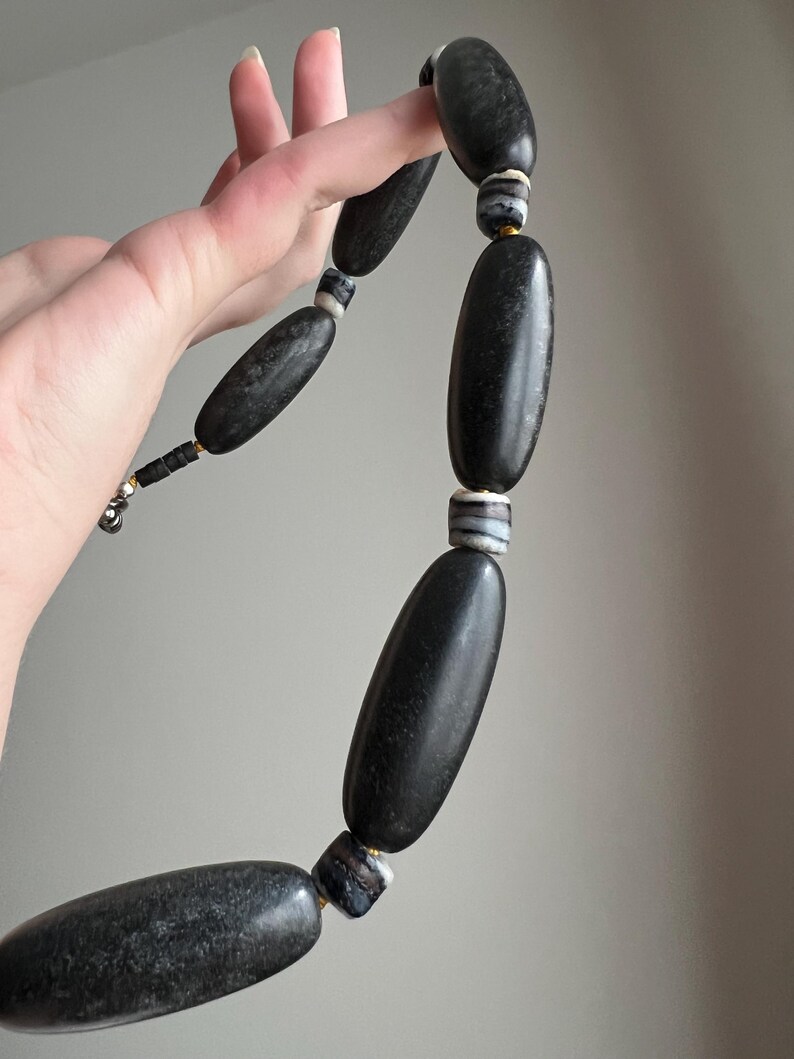 Granite grey Dzi necklace, gold silk, glass, sterling Bild 4