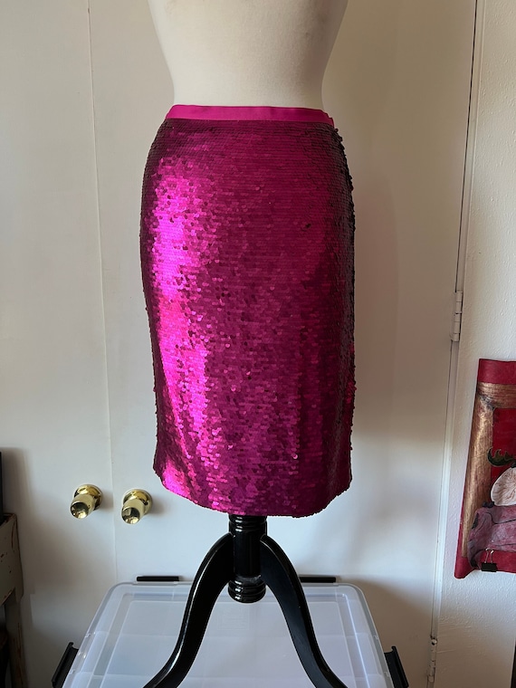 Hot pink matte sequin skirt, lined, size 2, 28 in… - image 1