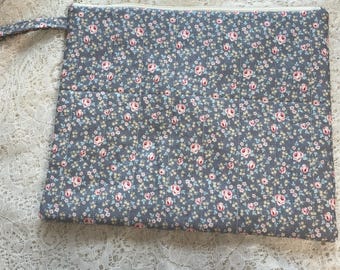 Mittelgroße Reißverschlusstasche Kosmetiktasche Tech Bag