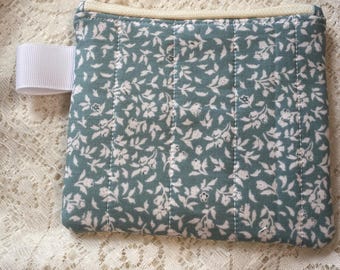 Kleine gesteppte Reißverschlussbeutel-Mappe