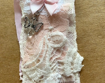 Shabby Chic dagboekbedel engelachtig, roze kant en kristallen vleugelhanger