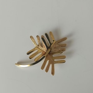 Wonderful Vintage Leaf Brooch, Vintage Gold Tone Metal Brooch, Marked