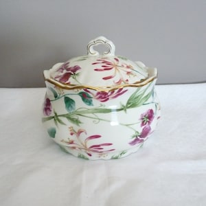 Small Porcelain Bowl with Lid, Flower Decorated with Lid, Candy, Cookie Bowl