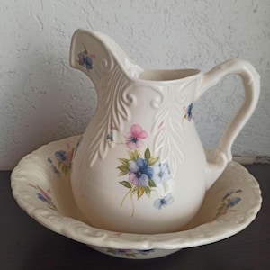 Shabby Vintage Country House English Ironstone Water Pitcher And Wash Basin Set, Decorative Wash Set, Cottage Decor, Table Centerpiece
