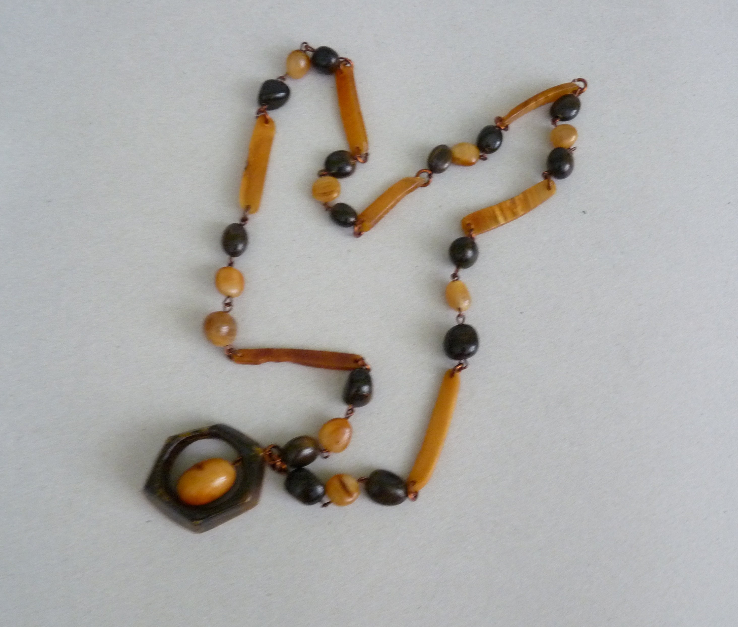 Ancien Collier En Pierres D'ambre – Vintage Années 1950 – Bijou D'occasion