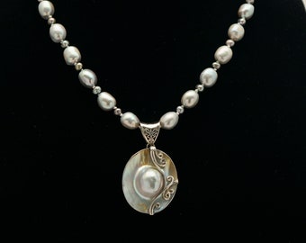 Pearl Necklace with Silver Mobe Pearl Pendant