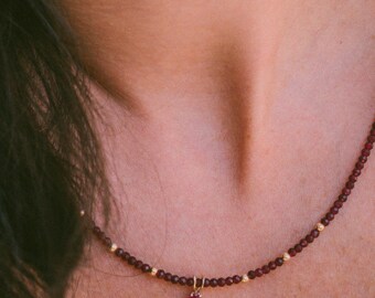 Natural ruby and 14k gold choker| Solitaire red pendant in a gold frame| Delicate gemstone jewelry | 40th wedding anniversary gift