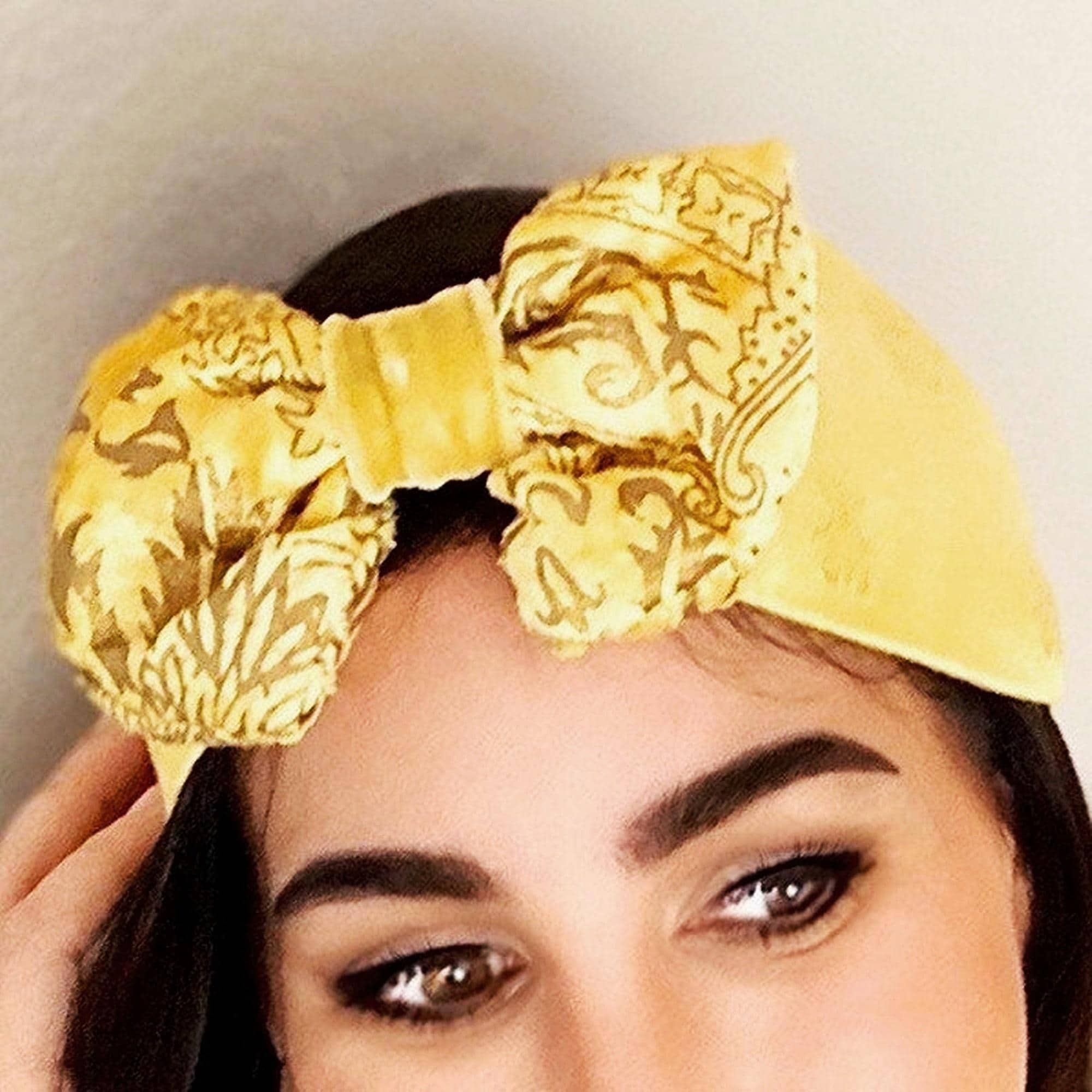 RARE Gucci Metallic Gold Black GG Women\'s Headband Turban BLACK AND GOLD REVERSIBLE TURBAN - Shapoh main image 2