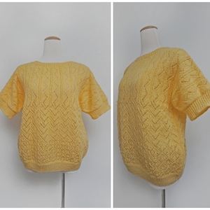 1970s Sweater in Yellow | Handknitted | Medium to Large