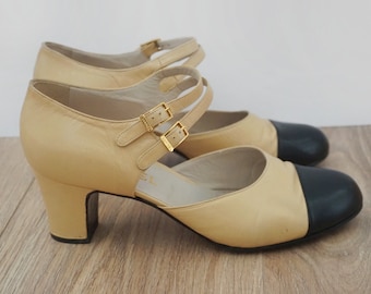Sapatos Chanel vintage raros | Sapatos Chanel Mary Jane Autênticos | Chanel Bege e Preto | Tamanho EUA 8 UE 39