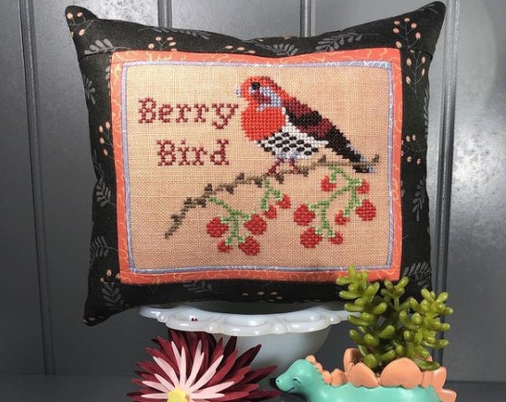 Berry Bird by Bendy Stitchy | Cross stitch chart