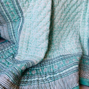 Hand Block Print Reversible Cotton Quilt: Jaipuri Queen Razai