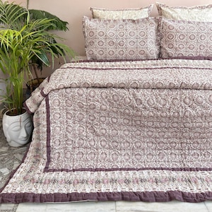 Bohemian Jaipur Cotton Quilt: Reversible Purple Bedding, King/Queen