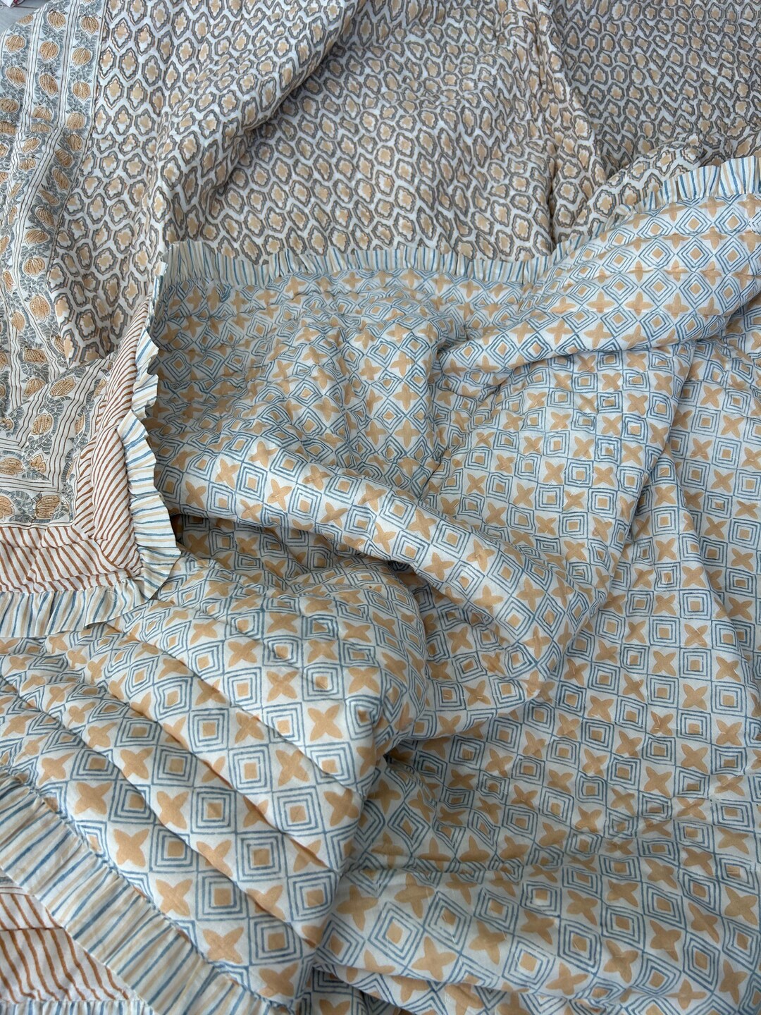 Beige Ruffled Edges Quilt, Handmade New Pattern Quilt, Jaipuri Block ...