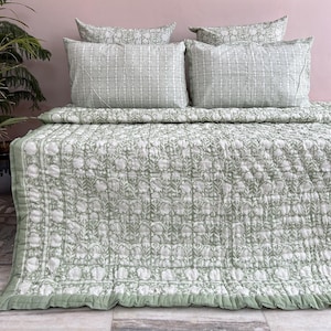 Handmade Block Print Cotton Quilt: Reversible Indian Bedspread