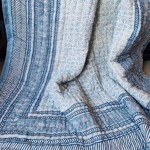 Hand Block Print Cotton Quilt: Reversible Jaipuri Rajai