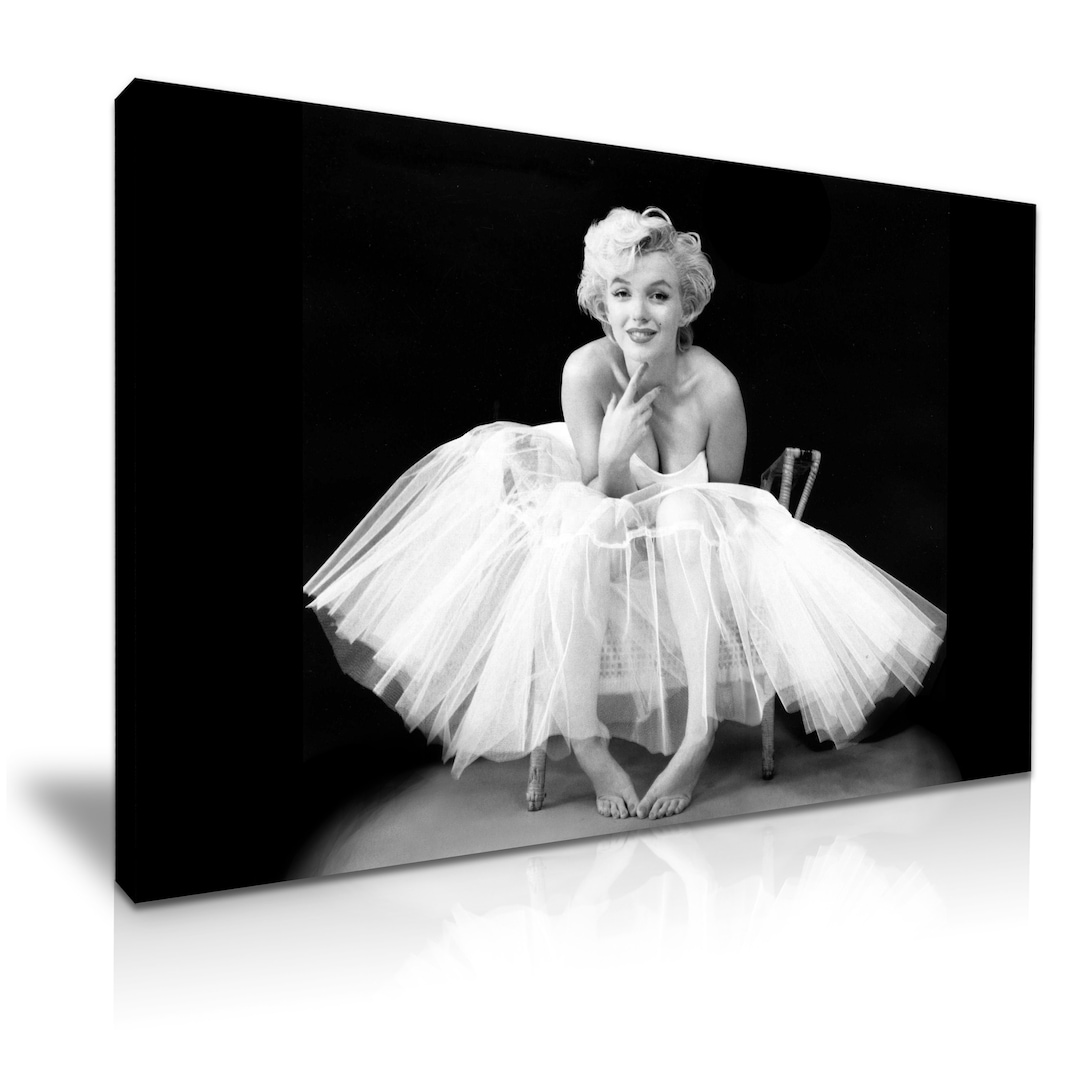 Marilyn Monroe (Pose) 40x50x4cm Stretched Canvas Print main image 0