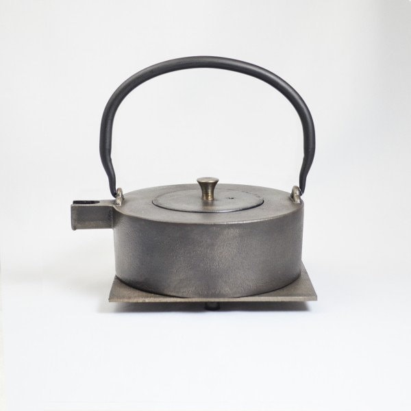 Iron pot modern | Teapot Bauhaus style | Cast iron jug / Heii Na