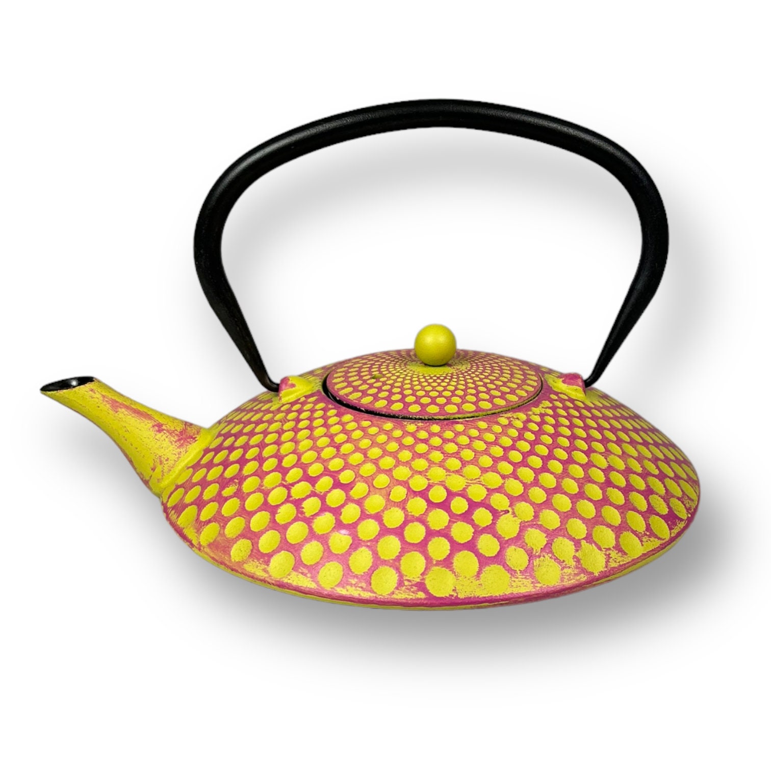 Teapot "YUFO" – 1.0l enameled cast iron | Flat UFO design with nub texture | With strainer | Unique sand-cast piece by ja-unendlich