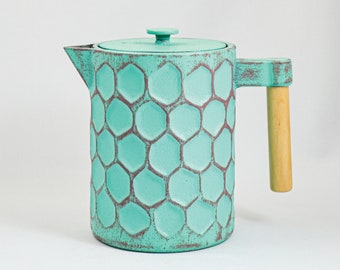 Teapot &quot;Kabo&quot; – 1.2l enameled cast iron | With wooden handle & strainer | Also suitable for hand-filtered coffee | Handcrafted sand-cast unique piece