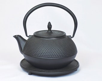 Cast iron teapots | Iron jug | Arare