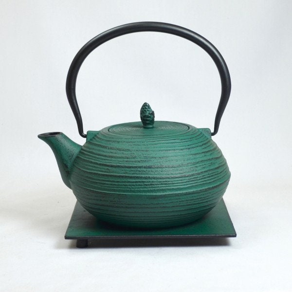 Cast iron teapot | Iron jug | Mon Yo