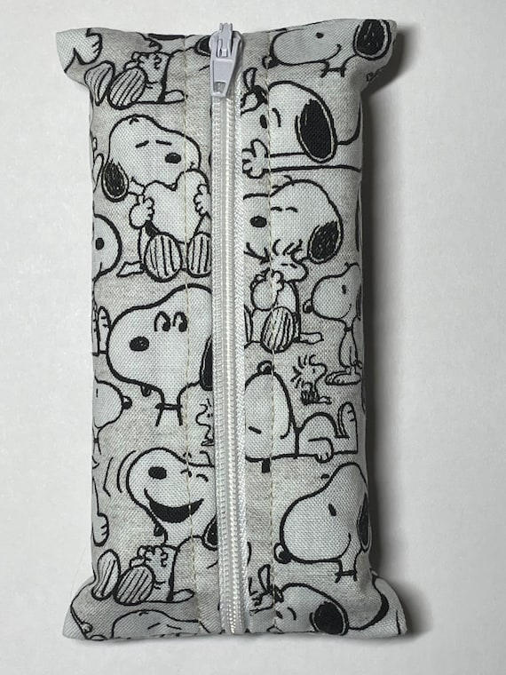 Zipper Pocket tissue holder, travel tissue pouch, Snoopy and Woodstock