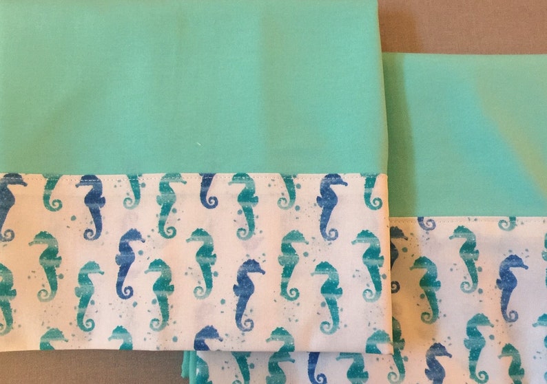 100/% Cotton FullQueen Size Pair of Pillowcases Seahorses