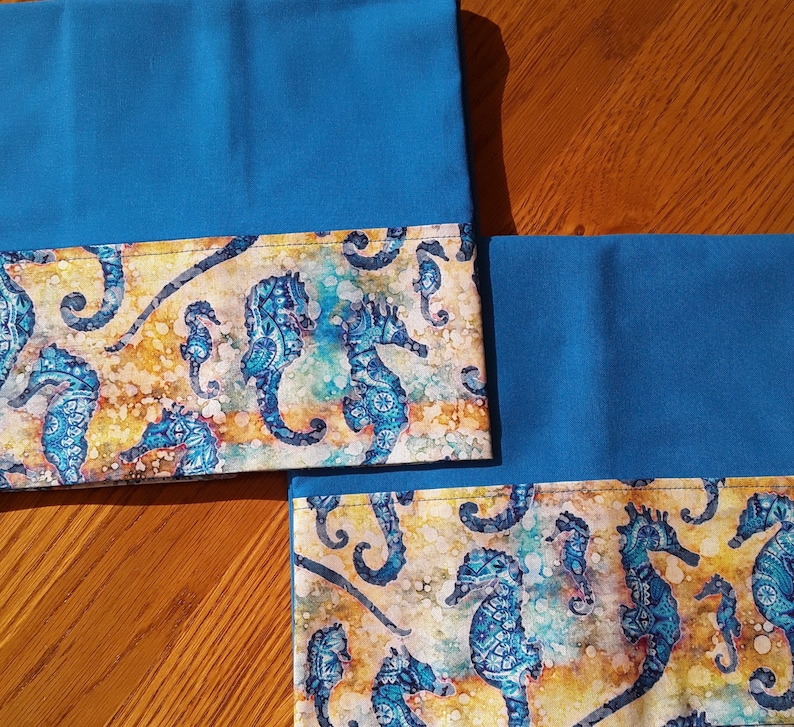 100/% Cotton FullQueen Size Pair of Pillowcases Seahorses