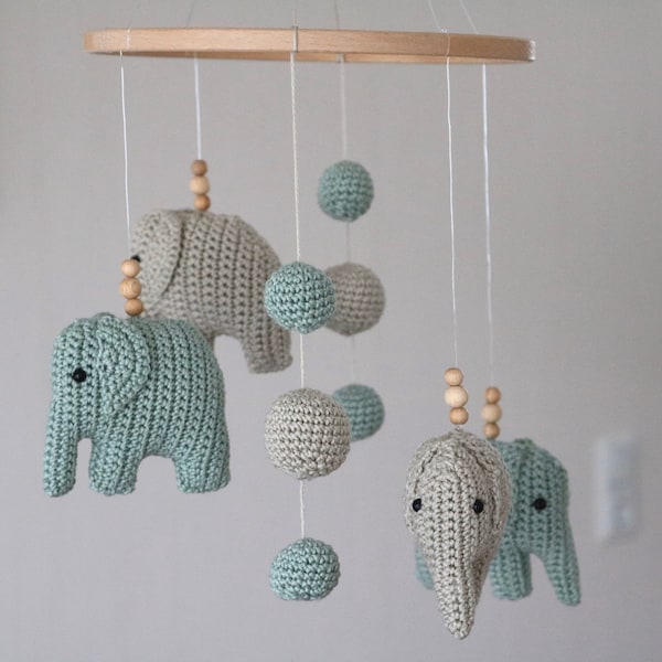Mobile elephants crocheted with balls - mint - powder pink - baby blue - beige