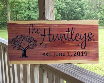 Custom Cedar Wood Sign – Personalized Rustic Christmas Gift | Engraved Weather-Resistant Outdoor Décor