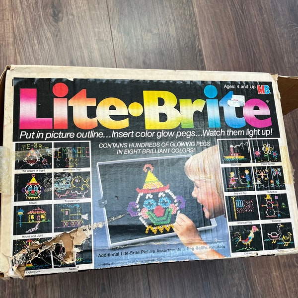 Vintage 1986 Lite Brite children’s set with box