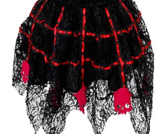 Spódnica mini Crimson Widow™ z gotyckiej koronki | Czarno-czerwona spódnica z czaszką | Asymetryczna spódnica na Halloween w stylu Witchcore | Alternatywna moda w stylu Dark Fairy