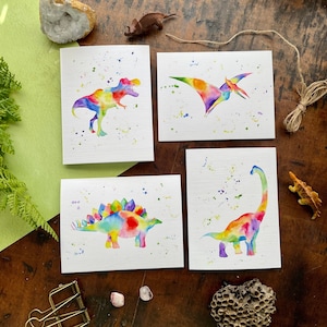 Aquarel kaarten regenboog dinosaurus, T-Rex, brachiosaurus, pterodactylus, stegosaurus, notitiekaarten, bedankkaarten, wenskaarten, briefpapier