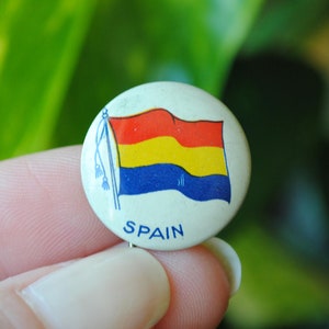 Vintage Spain Flag Pin Back Button - Flags Of The World Pinback - Lapel Pin - Cigarette Pin - 1930&#39;s