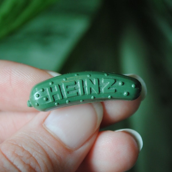 1950's Heinz Pickle Pin - Lapel Pin - Tie Tack Flair - Promotional Advertising Pin - Green - Vintage