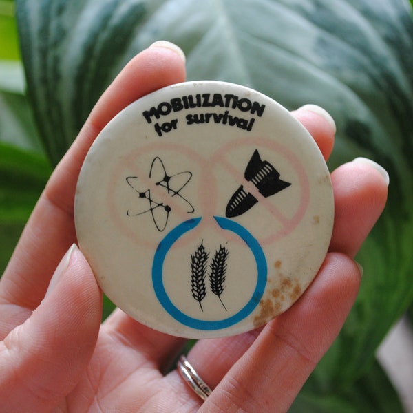 Vintage Mobilization For Survival Protest Pin Back Button - Nuclear Protest - 1970's Retro Badge - Pinback