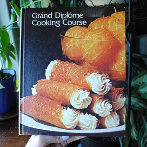 1979 Libro del curso de cocina Grand Diplôme - Volumen 1 - Grolier Enterprises - Guía de cocina - Libro de cocina vintage de 1970